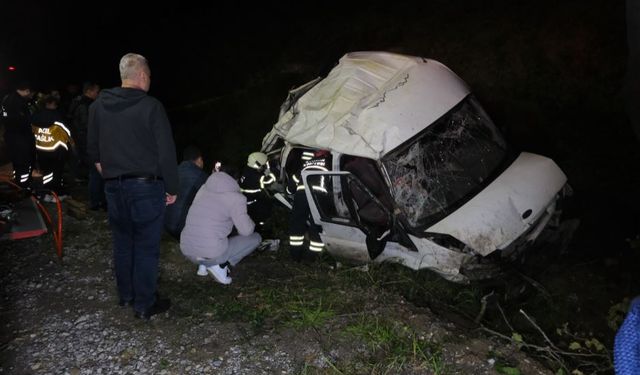 Samsun'da minibüs şarampole devrildi; 1 ölü, 4 yaralı