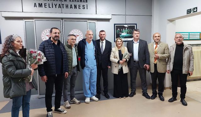 MHP Trabzon’dan Anlamlı Ziyaret: Hemşirelere Çiçekli Teşekkür