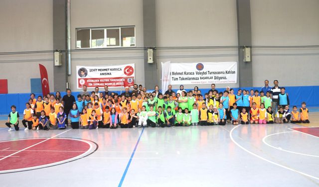 Öğrenciler Of’ta geleneksel çocuk oyunları ile eğlendi