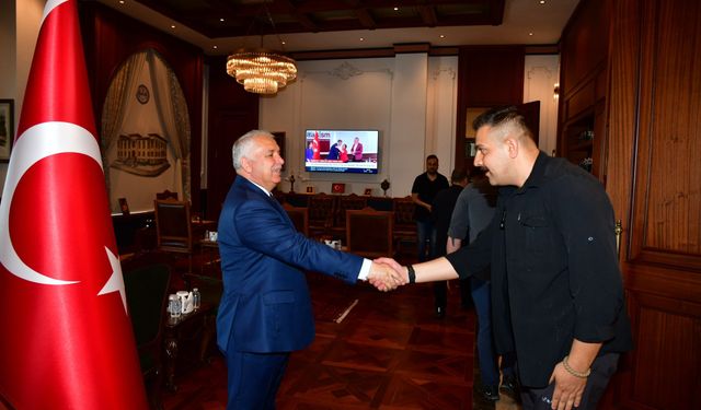 Vali Aziz Yıldırım’dan Personeline Bayram Ziyareti