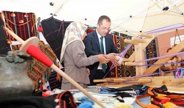 Akçaabat’ta Halk Eğitim Merkezi’nin yıl sonu sergisi beğeni topladı