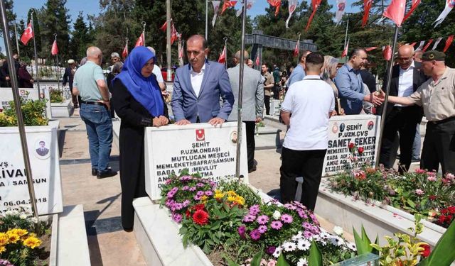 Arefe gününde şehitler dualarla anıldı
