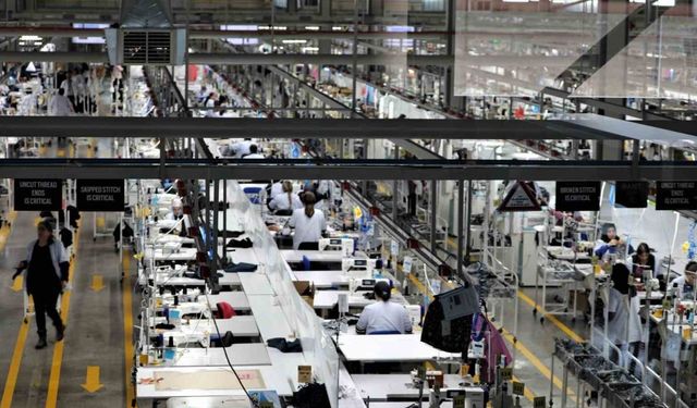 Sanayi üretimi yıllık yüzde 3,3 arttı