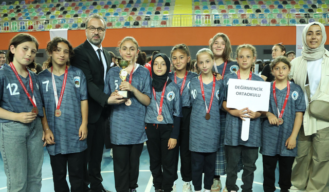 Trabzon’da Rekor Katılımla Okul Sporları Ödül Töreni!