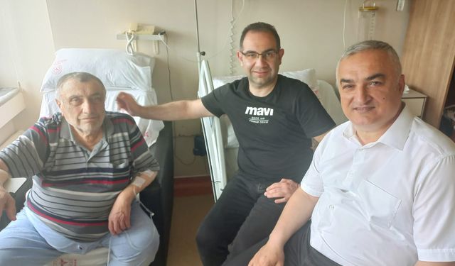 Trabzon’da Sürpriz Ziyaret: Sağlık Müdürünün Babasına Moral Desteği!