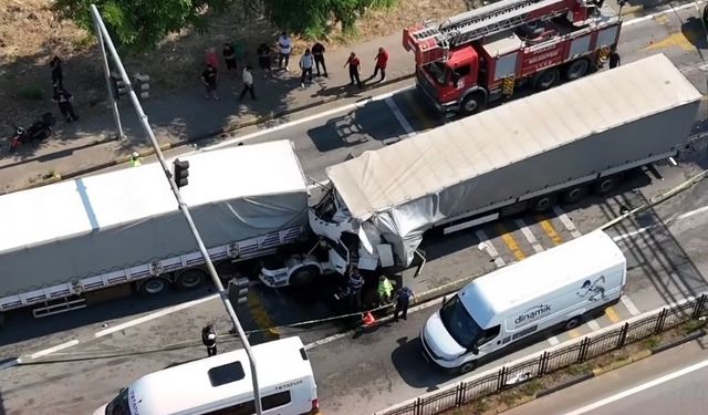 Kırmızı Işıkta Duramayınca Tırlar Çarpıştı! Acı Haber Geldi...