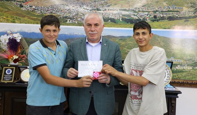 Gökyüzünden İkramiye Geldi! Balonu Bulup Ödülü Kaptılar