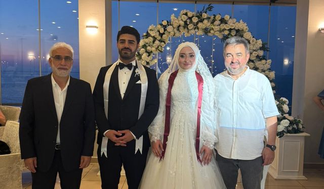 Trabzonlu doktor İsmet Durmuş’un mutlu günü: Kızını evlendirdi