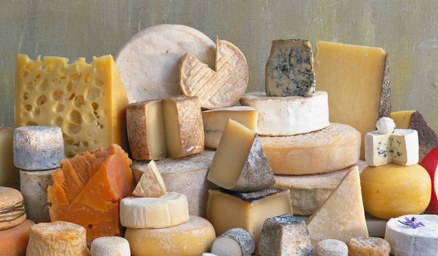 Görünüşü Masum, Fiyatı Dudak Uçuklatıyor! Bu Peynirin 450 Gramı ile Ev Kirası Yarışıyor