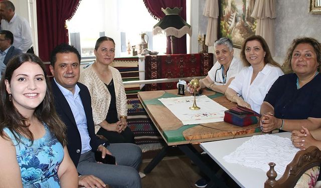 18 Yaşındaki Girişimciden Trabzon’a Nostalji Dolu Kafe: Rûzân Antika Açıldı!
