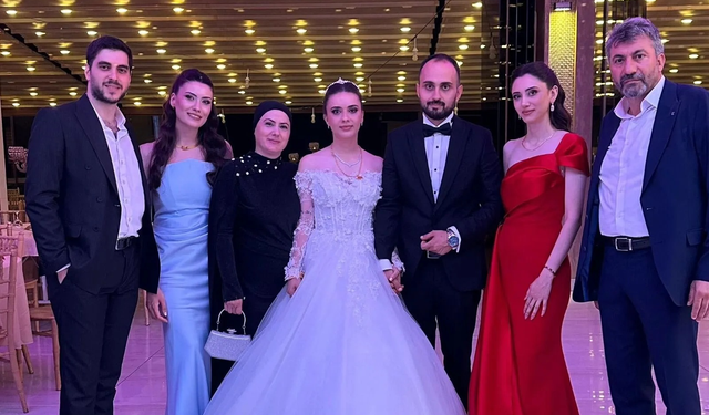 Trabzon Futbolunun Emektarı Yener Durmuş Kızını Evlendirdi