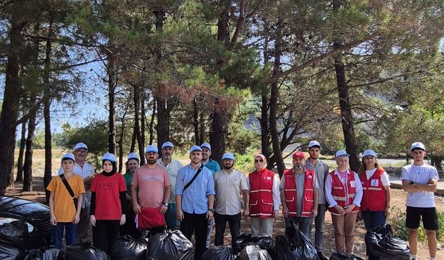 Gençler Doğaya Sahip Çıkıyor! TÜGVA'dan Çevre Temizliği