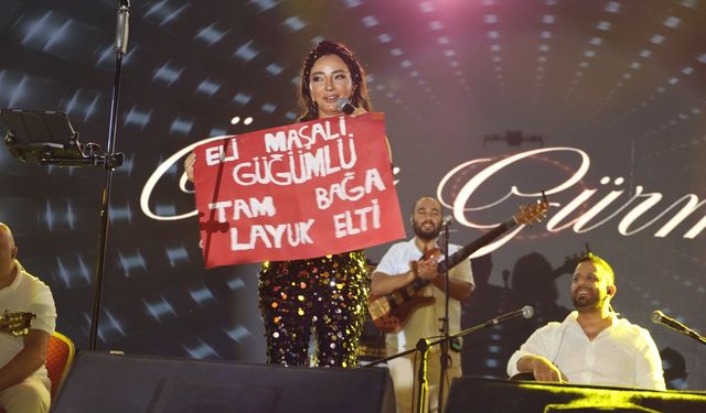 Yaz Festivali'nde Öykü Gürman Coşkusu