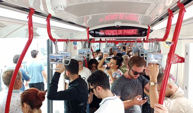 Samsun Tramvaylarında Klima Krizi! Yolcu Çözüm Bekliyor