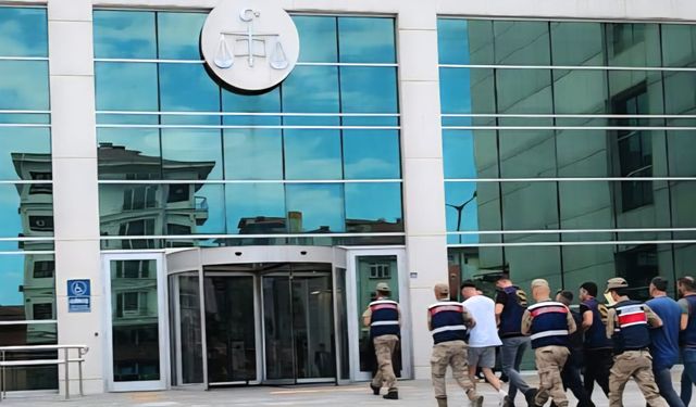 Yaşlı Adamın Evini Kundaklamışlardı! 3 Gözaldı...