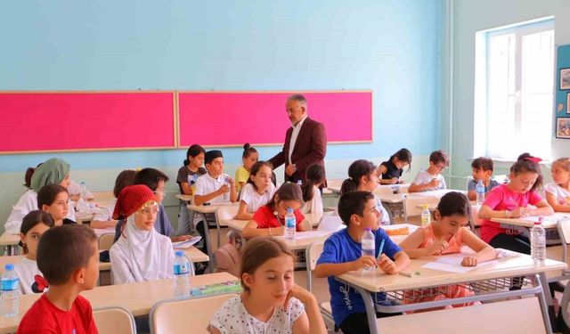 Bayburt’ta yaz Kur’an kursu öğrencileri bilgide yarıştı