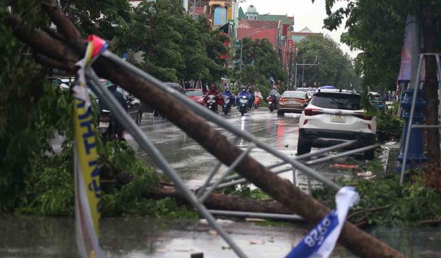 Vietnam’ı vuran Kajiki Tayfunu’nda 3 kişi hayatını kaybetti