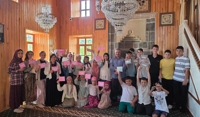 Akçaabat’ta Yaz Kur’an Kursu Sona Erdi: Öğrencilere Hediyelerle Veda