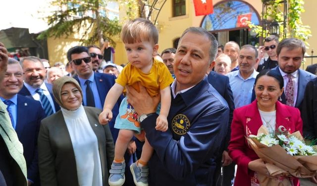Bakan Ali Yerlikaya’dan Uyuşturucuyla Mücadelede Net Mesaj: “İhbarda Bulunun, Kökünü Kazıyalım”