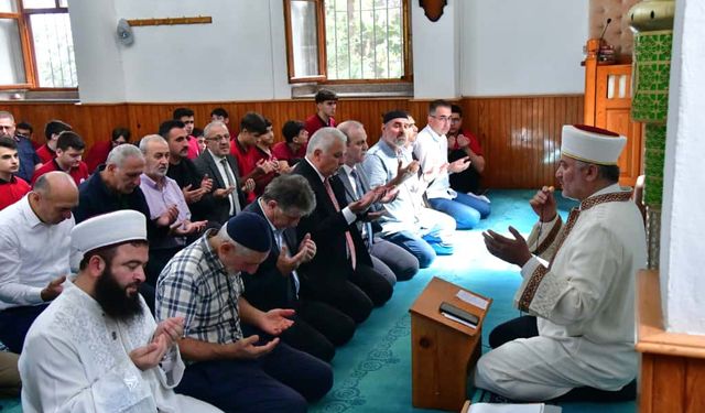 Vali Aziz Yıldırım, Ahilik Haftası Mevlid Programına Katıldı