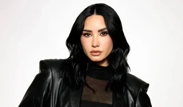 Demi Lovato 1 yılda 30 kilo verdi: Şeffaf kıyafetiyle dikkat çekti