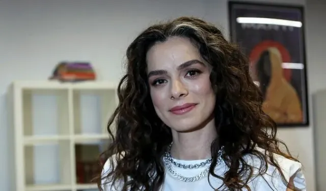Özge Özpirinçci İtalyan programında gözyaşlarını tutamadı