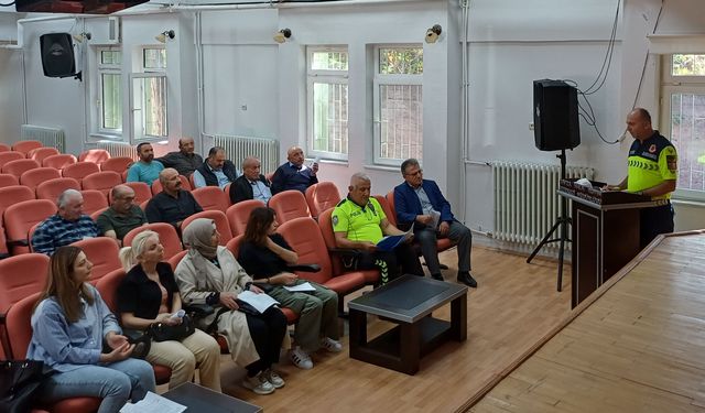Okul Servisçilerine Trafik Eğitim Semineri