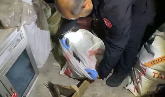 Çatı Katında Zehir Operasyonu! 15 Bin Yakalandı...