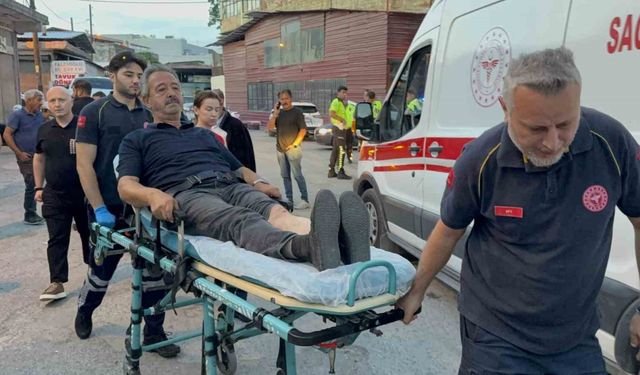 Polisten kaçan aracın çarptığı esnaf ölümden döndü: Kaza anı kamerada