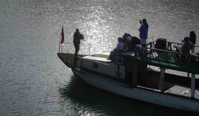 Tortum Gölü’nde Karadeniz ezgileri yankılandı