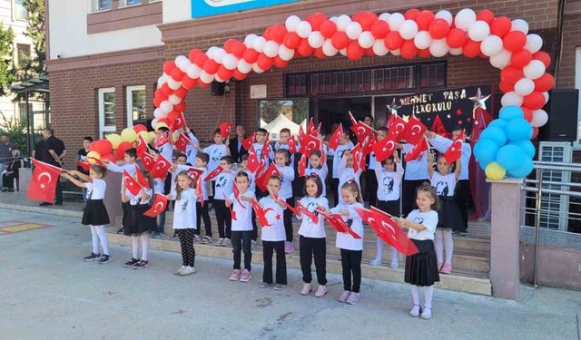 Vezirköprü’de İlköğretim Haftası kutlaması