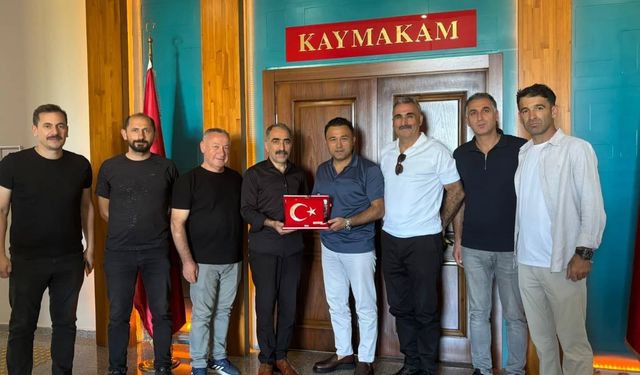 AHOM’dan Destekçilere Plaket Teşekkürü