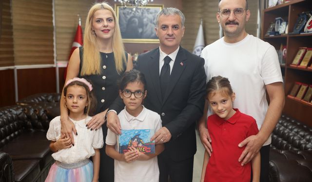 8 Yaşındaki Aren Ali Şahin’den Anlamlı Kitap Hediyesi