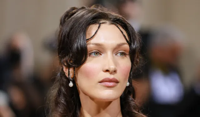 Bella Hadid Lyme Hastalığıyla Mücadele Ediyor: İlk Kez Spor Salonuna Gitti