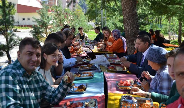 Gümüşhane’de Öğrencilerden Sağlıklı Yaşama Lezzetli Dokunuş!