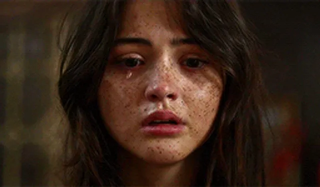 Derya Pınar Ak Dans Eğitiminde; Trabzonspor Reklam Filminde de oynayan Seray Kaya'da oyuncular arasında
