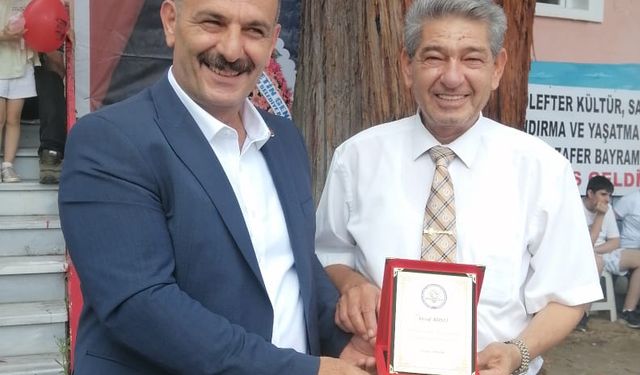 Trabzon’un Öncü Reklamcısı Yusuf Rizeli’ye Anlamlı Plaket