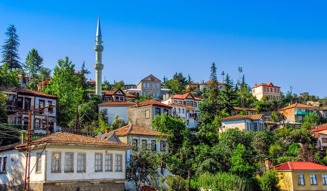 Obilet öğrenciler için uygun fiyatlı seyahat rotalarını paylaştı