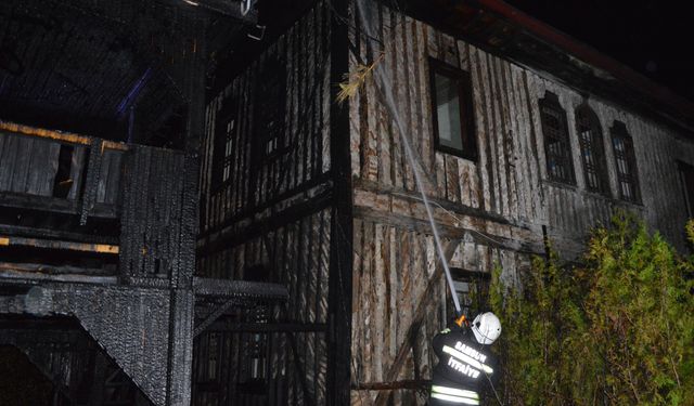 Samsun'da Atatürk'ün kaldığı tarihi konak yangında zarar gördü