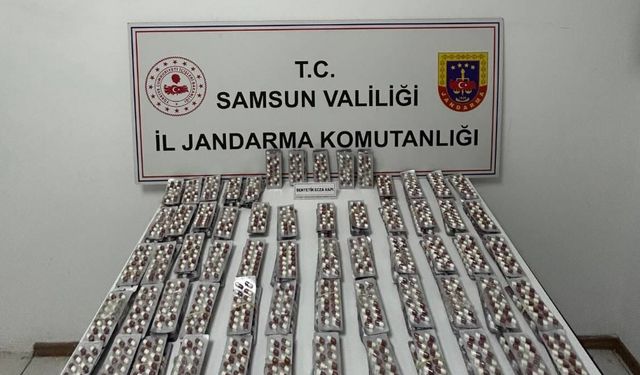 Samsun'da bazanın içine gizlenmiş 3 bin 472 uyuşturucu hap ele geçirildi