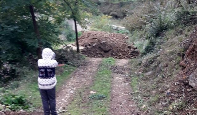 Giresun’da köy yolu arazi sahibi tarafından kapatıldı