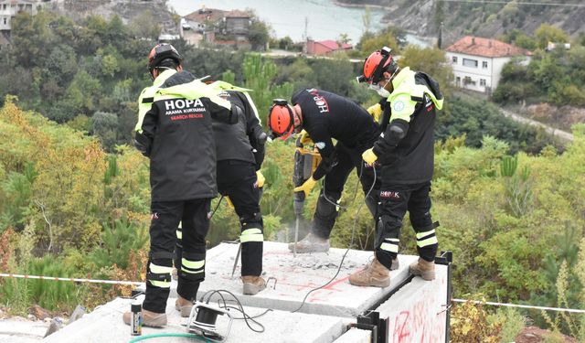 Artvin’de Gerçek Gibi Tatbikat! HOPAK Ekipleri 6.9 Büyüklüğündeki Deprem Senaryosunu Canlandırdı