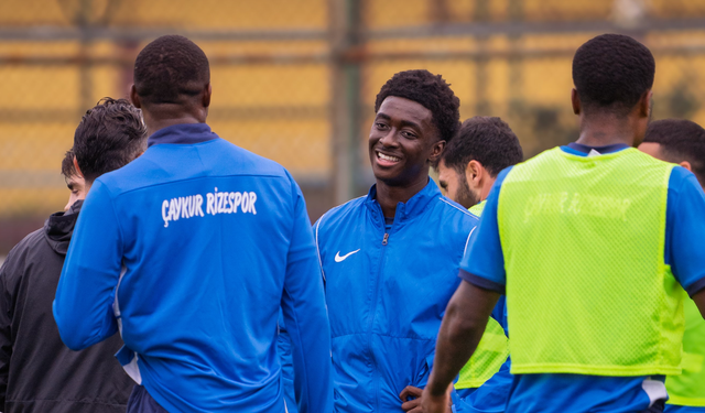Rizespor-Trabzonspor Derbisi Öncesi Kenetlendi! İlhan Palut’tan Sakyi’ye Özel Görev
