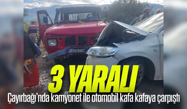 Trabzon'da Feci Kazada Kamyonet ile Otomobil Kafa Kafaya Çarpıştı: 3 Kişi Yaralandı!