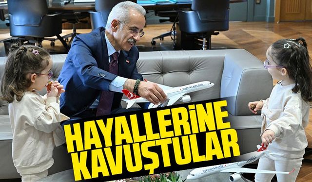 Ulaştırma Bakanı Uraloğlu, Uçak Sevdalısı Minik İkizleri Ağırladı! Erva ve Zümra’ya Özel Sürpriz