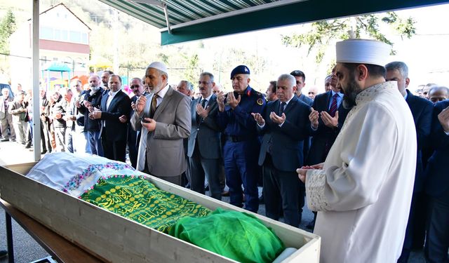 Şehit annesine veda! Rahat uyu anam