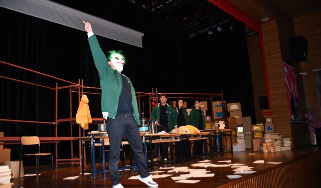 'Bir Kooperatif Macerası' Vezirköprü'de sahnelendi