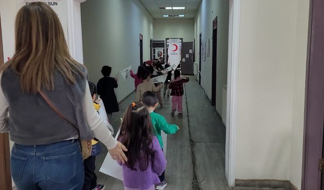 Türk Kızılay'dan Tekkeköy'de kışlık destek ve farkındalık buluşması