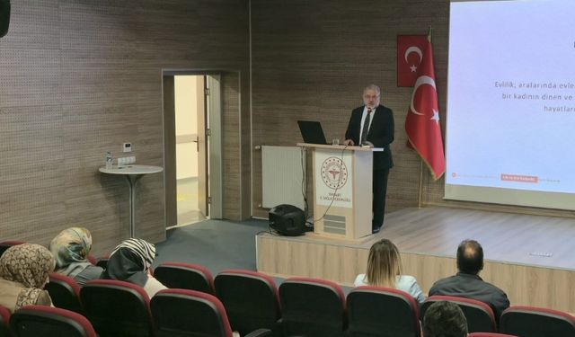 Bayburt’ta evliliğin önemi seminerle anlatıldı