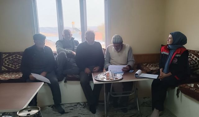 Demirözü’nde yetiştiricilere ’Buzağı Kayıplarının Önlenmesi’ eğitimi verildi